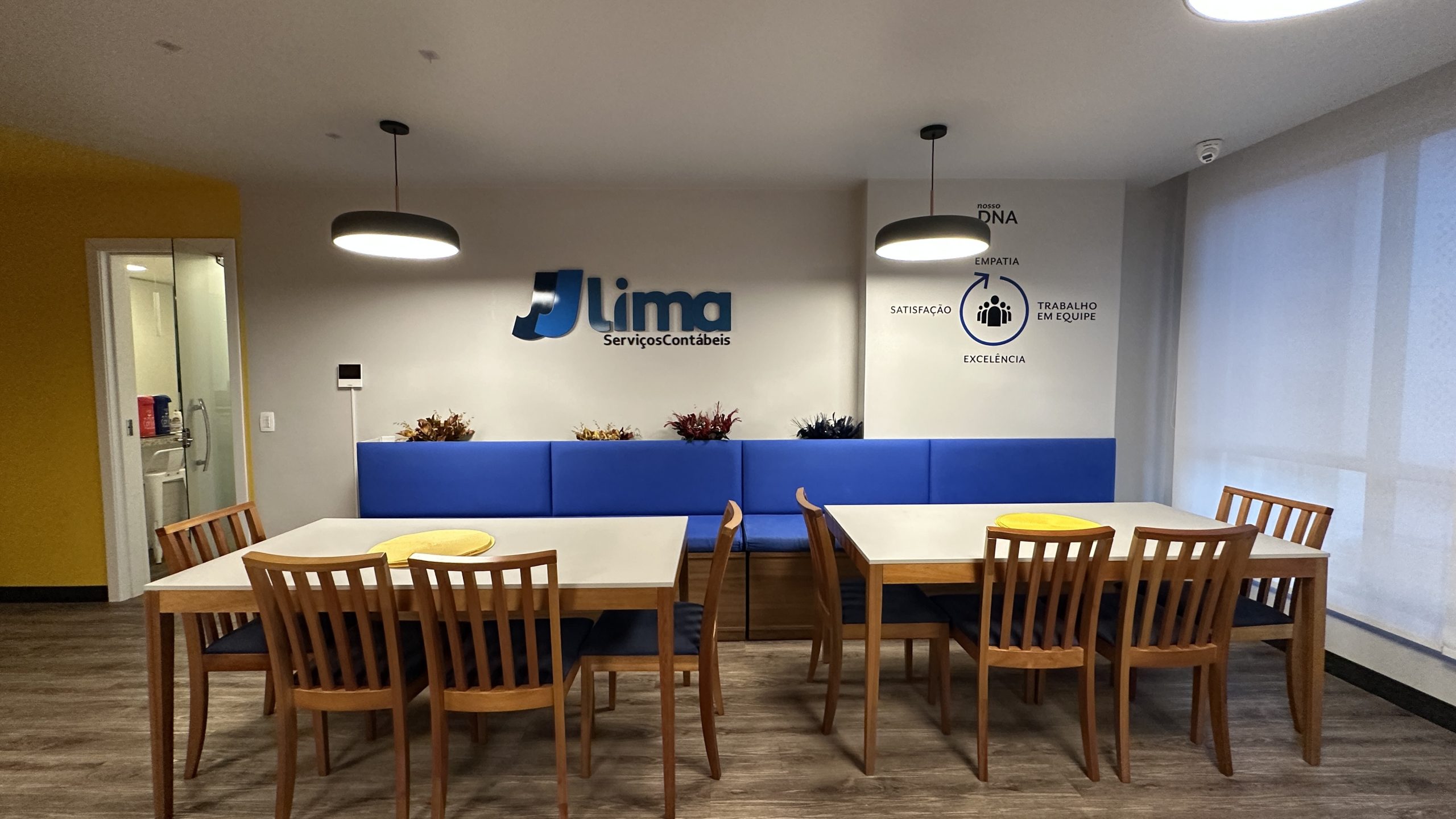 Espaço de convivência da JJ Lima Contabilidade com os valores da empresa - contabilidade em Niterói